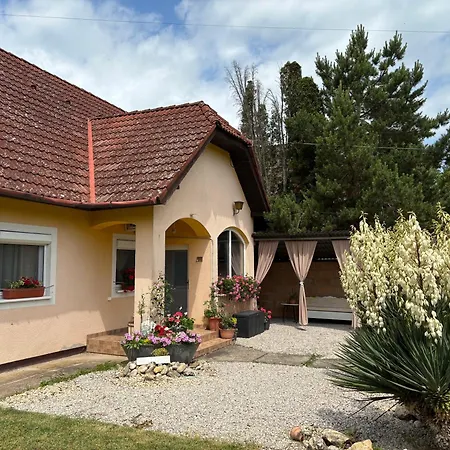 Kır Evi Liliana