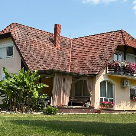 Kır Evi Liliana *